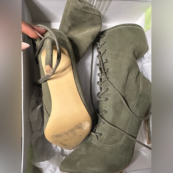 Steve Madden olive green suede heel - Picture 5 of 5